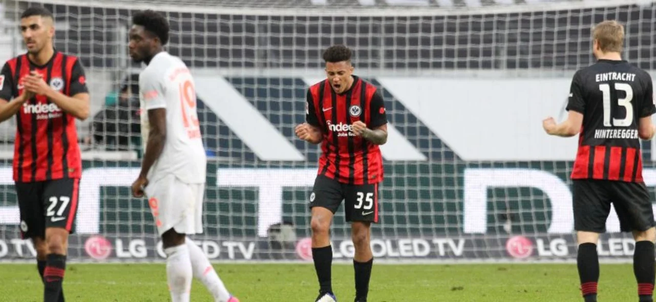 Bayern tropezó en su visita a Frankfurt / AFP
