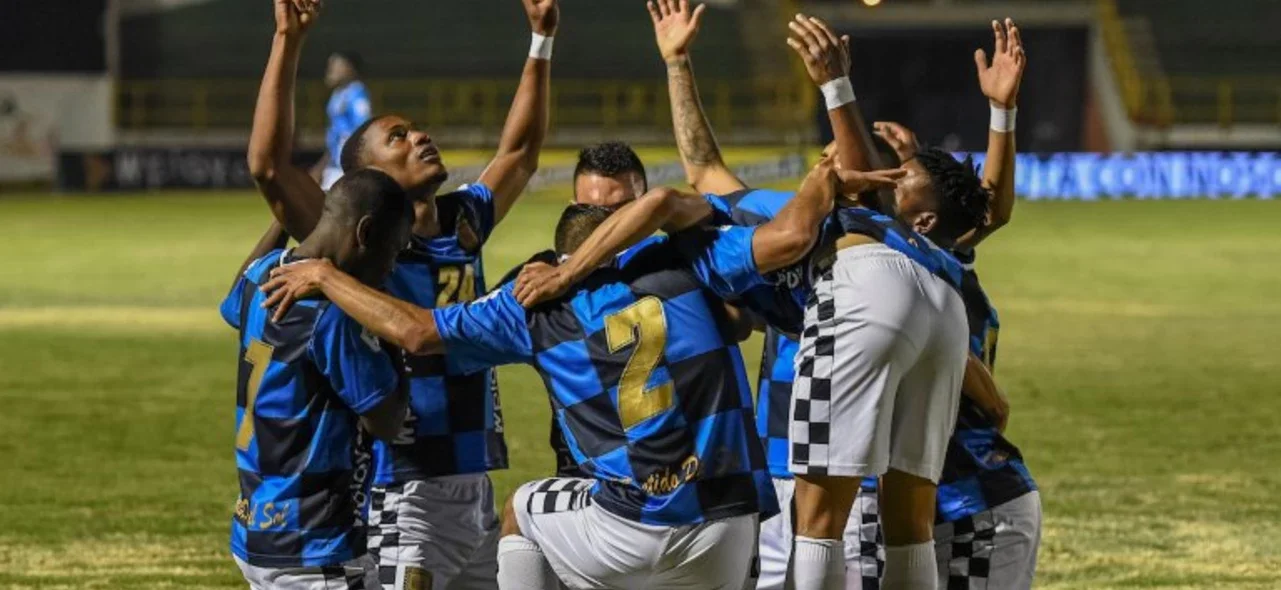 Boyacá Chicó recibió a Junior en la fecha 8 de Liga BetPlay Dimayor | VizzorImage / Macgiver Baron