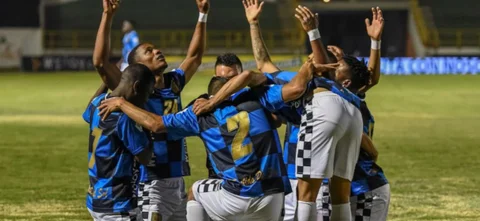 Boyacá Chicó recibió a Junior en la fecha 8 de Liga BetPlay Dimayor | VizzorImage / Macgiver Baron