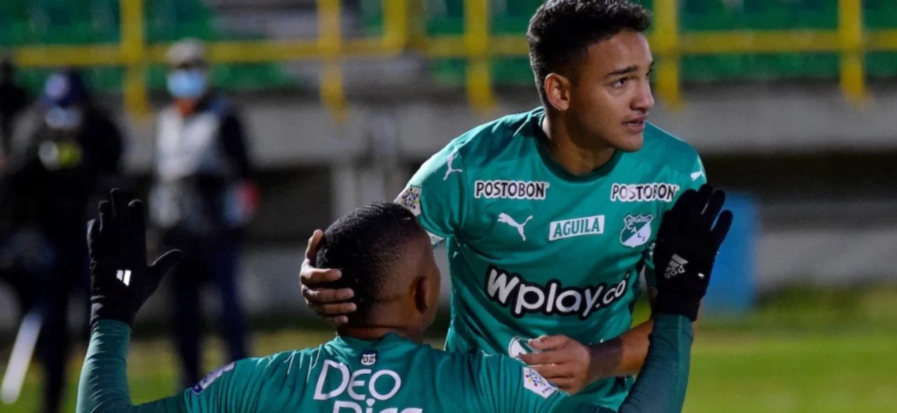 Jhon Vásquez marcó el gol del triunfo | Foto: VizzorImage / Edward Leguizamon