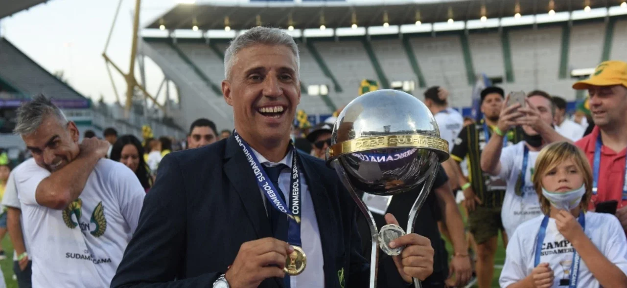 Hernán Crespo, campeón con Defensa y Justicia de la Copa Sudamericana / Foto AFP