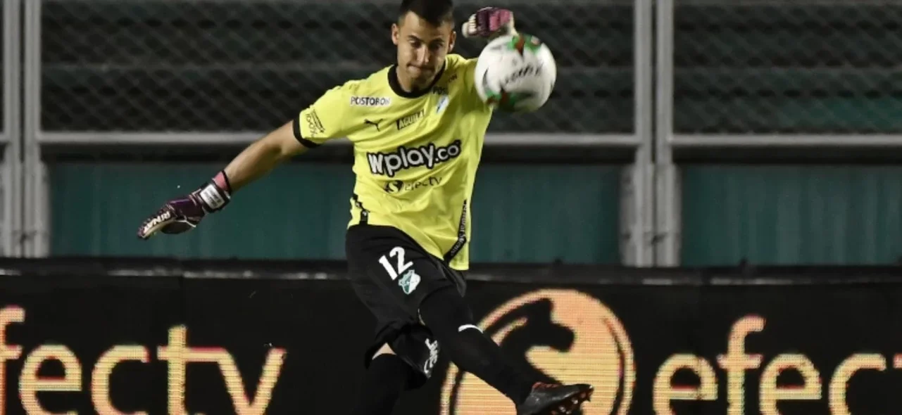 Guillermo De Amores, arquero de Deportivo Cali. / Foto: VizzorImage - Gabriel Aponte