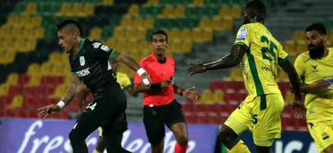 En Bucaramanga debutó el entrenador Luis Fernando Suárez/ Vizzorimage