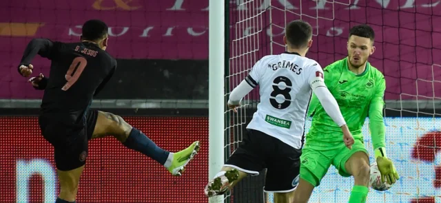 Gabriel Jesús definiendo en juego de FA Cup / Foto AFP