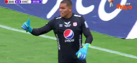Atajadón de Graterol ante el remate de Zapata