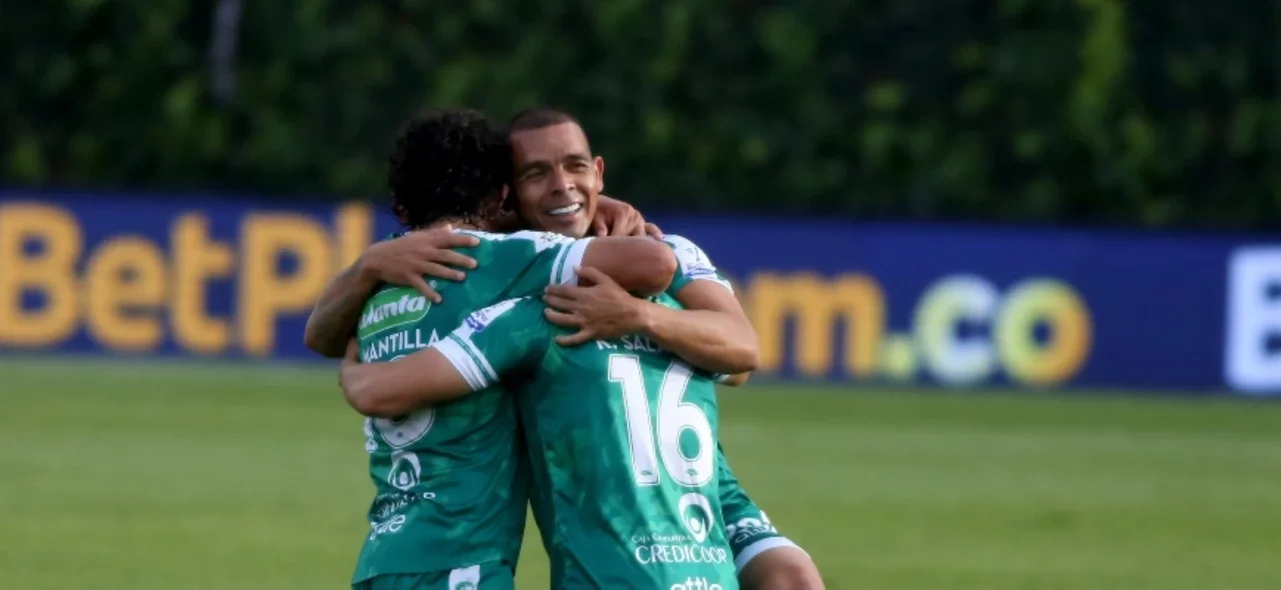La Equidad celebrando triunfo en la Liga BetPlay / Foto VizzorImage