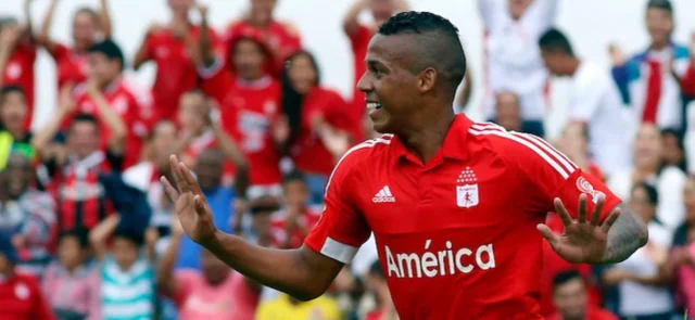 Jeison Lucumí vuelve a ponerse la camiseta de América | Foto: VizzorImage/Juan C. Quintero