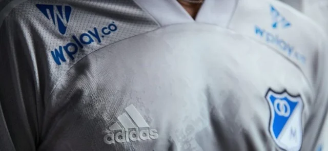 Nueva camiseta de Millonarios/ Foto de boletín de prensa