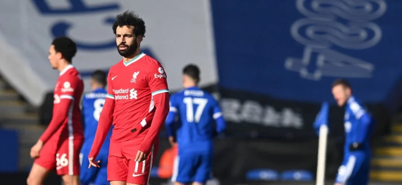 Salah lamenta la derrota de Liverpool / Foto AFP