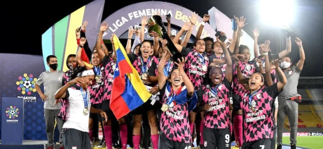 Santa Fe, campeón de la Liga Femenina | Foto: VizzorImage / Luis Ramírez