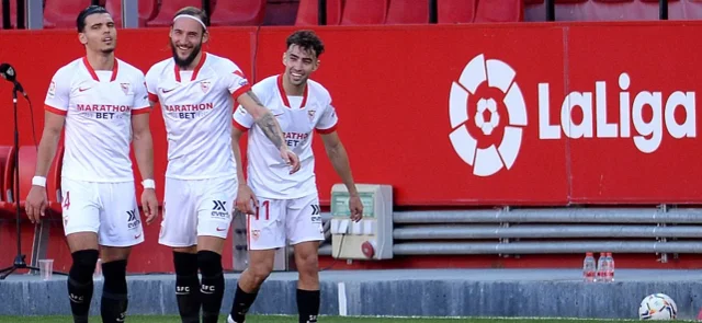 Sevilla celebra el triunfo sobre Huesca / Foto AFP