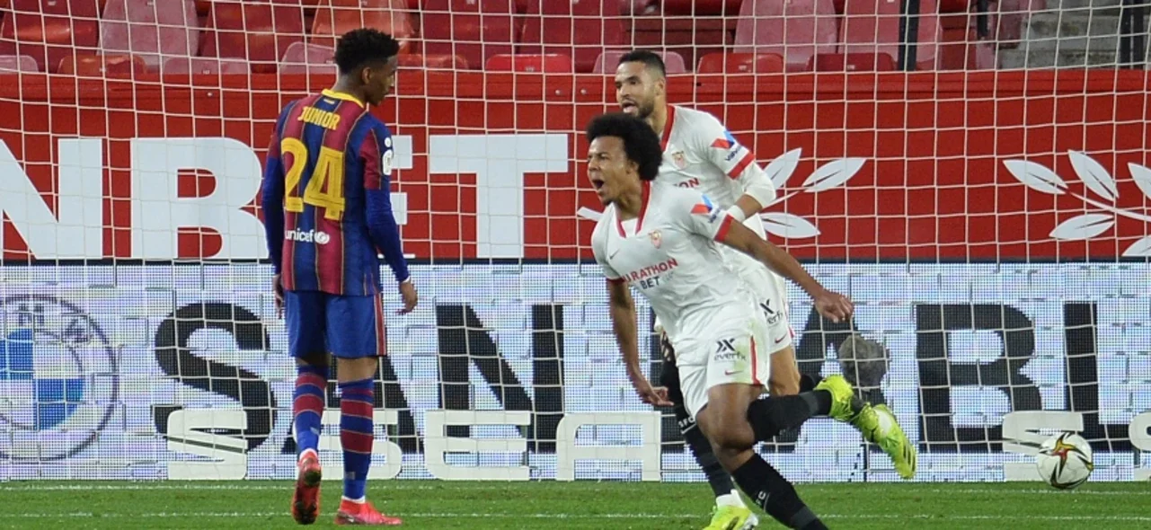 Koundé abrió el marcador / AFP