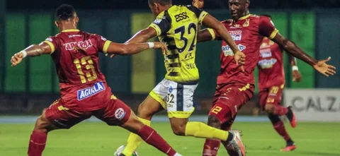 Tolima visitó a Alianza Petrolera en la fecha 9 de la Liga BetPlay | VizzorImage / Jose Martínez