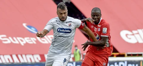 Adrián Ramos fue sustituido por lesión/ VizzorImage - Gabriel Aponte