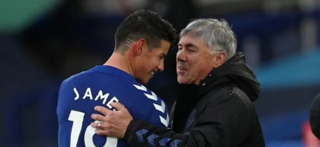 James Rodríguez ha compartido con Carlo Ancelotti en 3 clubes diferentes/ AFP