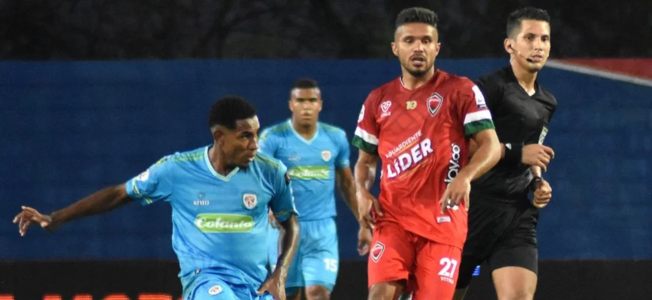 Jaguares se mantuvo entre los 8/ Vizzorimage