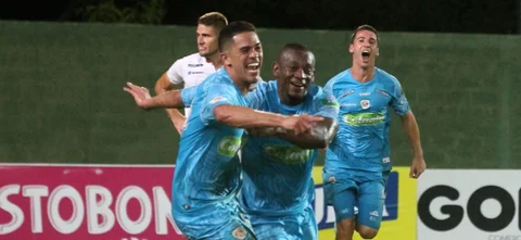 Anchico celebrando un gol con Jaguares / Foto VizzorImage