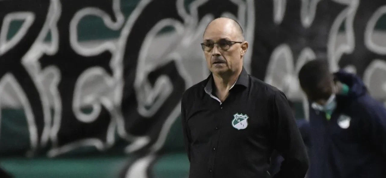 Alfredo Arias, técnico de Deportivo Cali | VizzorImage / Gabriel Aponte