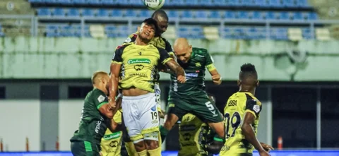Alianza Petrolera recibió a Bucaramanga en la fecha 13 de la Liga BetPlay Dimayor | VizzorImage / Jose Martínez