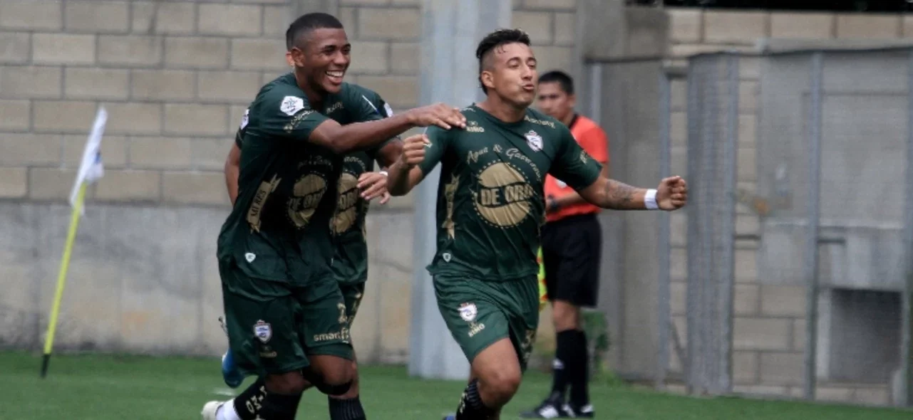 Cartagena celebra el triunfo sobre Real San Andrés / Foto VizzorImage