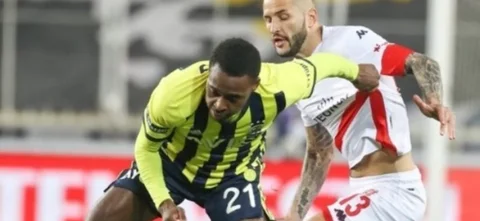 Fenerbahce empató 1-1 con Antalyaspor. / Foto: AFP