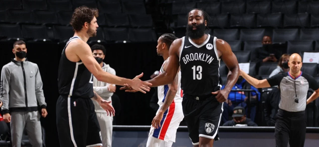 James Harden tuvo una destacada actuación / AFP