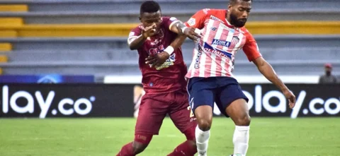 Tolima recibió a Junior en la fecha 14 de la Liga BetPlay Dimayor | VizzorImage / Joan Orjuela