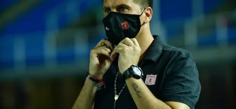 Juan Cruz Real, técnico de América | VizzorImage / Nelson Rios