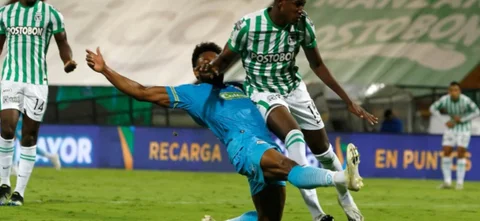 Nacional y Jaguares se enfrentaron en el Atanasio Girardot en la fecha 14 de la Liga BetPlay | VizzorImage / Donaldo Zuluaga