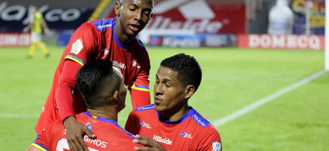 Pasto celebrando el gol de Camargo ante Alianza Petrolera / Foto VizzorImage