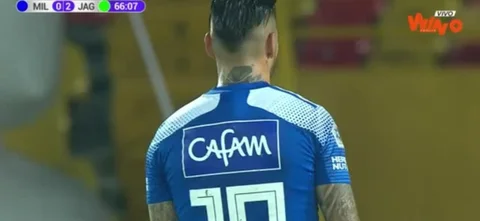 Remate de Cristian Arango