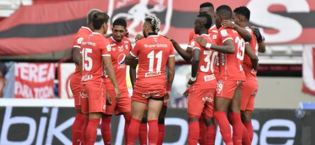 Plantel de América de Cali/ Vizzorimage