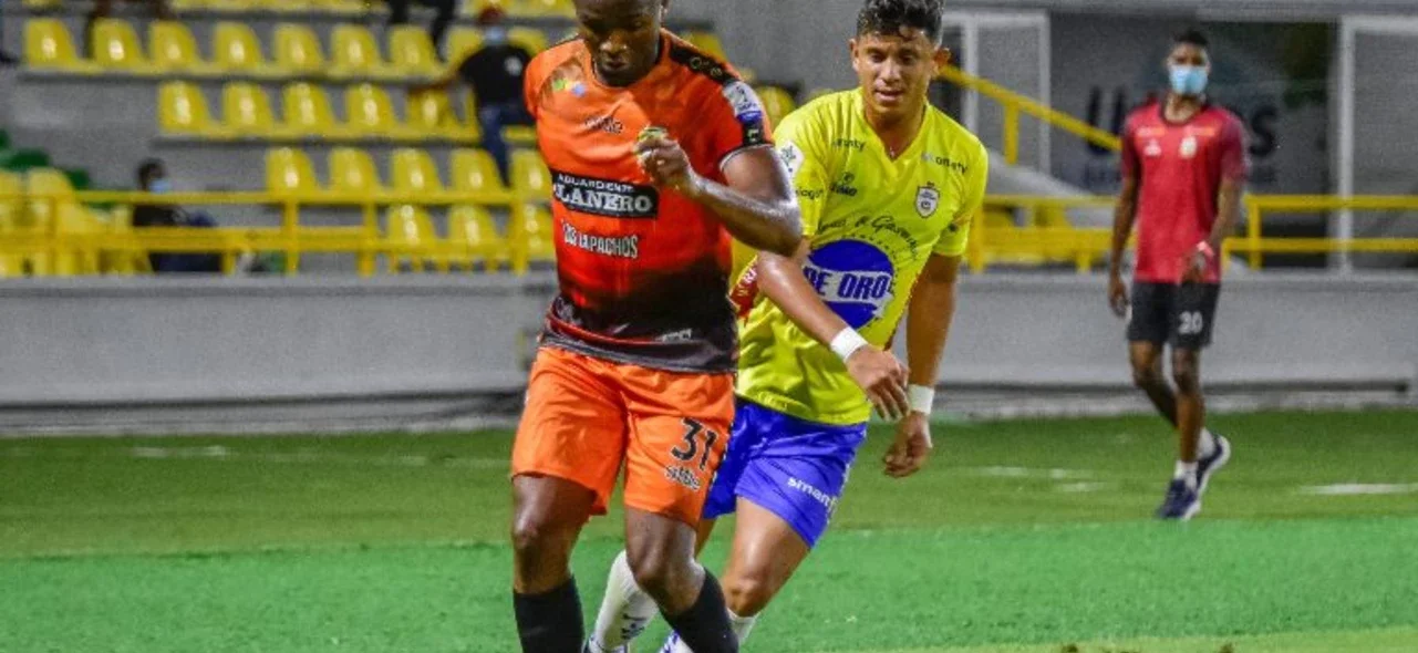 Real Cartagena recibió a Llaneros en el partido de vuelta de la fase II de la Copa BetPlay Dimayor / Foto: VizzorImage - Javier Garcia Salcedo