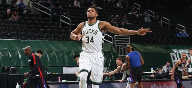 Antetokounmpo lideró a los Bucks con 27 puntos, 16 rebotes y 6 asistencias. / Foto: AFP