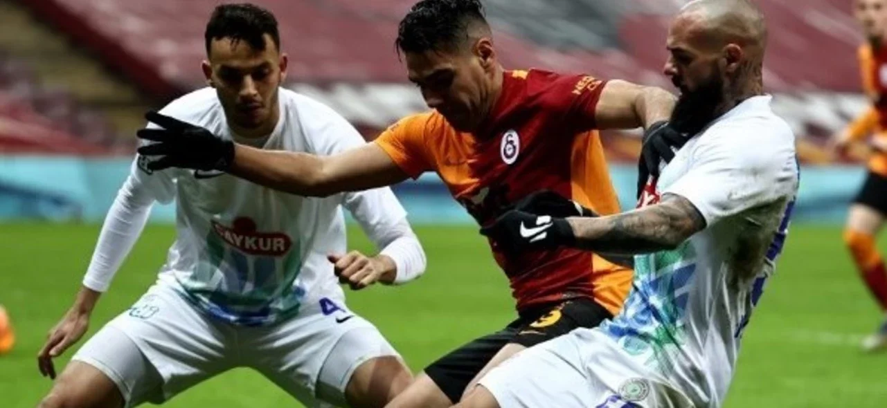 Galatasaray cayó 3-0 frente a Hatayspor. / Foto: AFP