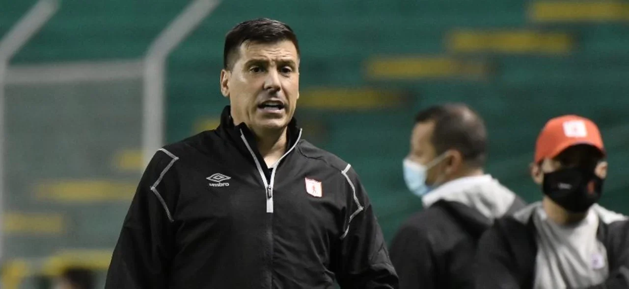 Juan Cruz Real, técnico de América/ VizzorImage - Gabriel Aponte