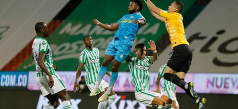 Análisis del lenguaje de Nacional al momento de defender. / Foto: VizzorImage - Donaldo Zuluaga