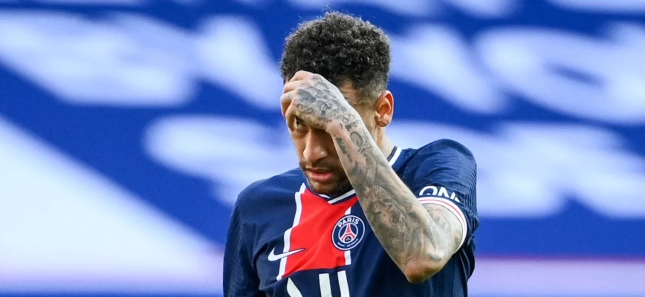 Neymar fue expulsado del partido. / Foto: AFP