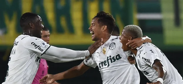Palmeiras derrotó 1-2 a Defensa y Justicia en la ida de la Recopa Sudamericana. / Foto: AFP