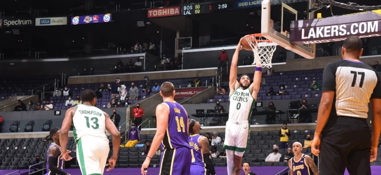 Celtics en la victoria sobre Lakers / Foto AFP