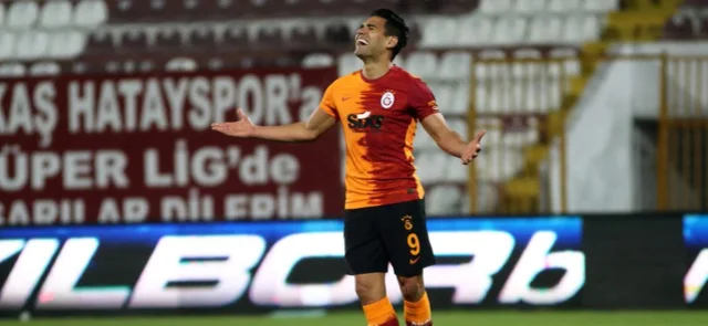 Falcao sufrió una fractura en los huesos faciales / AFP