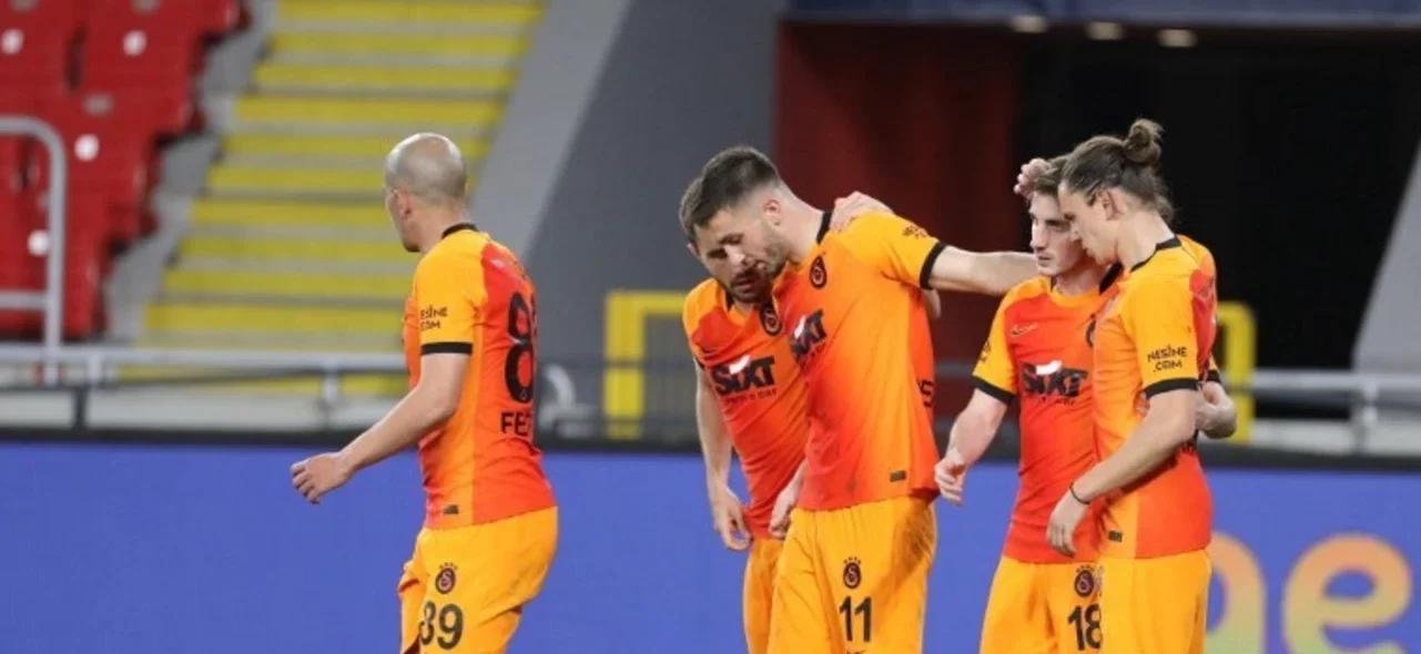 Galatasaray celebrando el triunfo / Foto APF