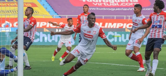 Jeison Palacios descontó para Santa Fe | Foto: VizzorImage / Jesús Rico