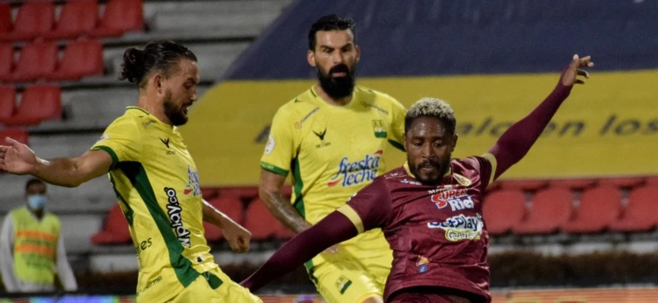 Tolima vs Bucaramanga / Foto VizzorImage