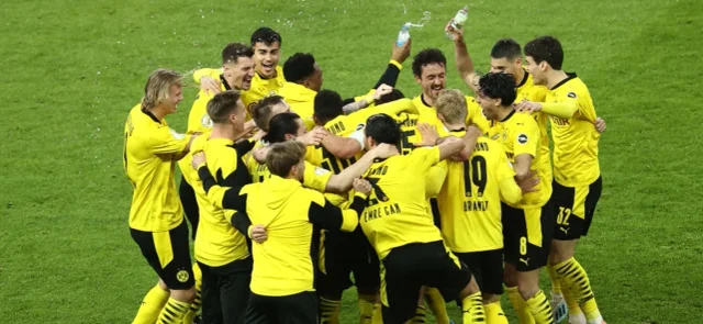 Borussia Dortmund celebrando el título de la Copa de Alemania / Foto AFP