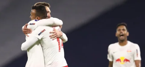 Helinho marcó el gol de la victoria / AFP