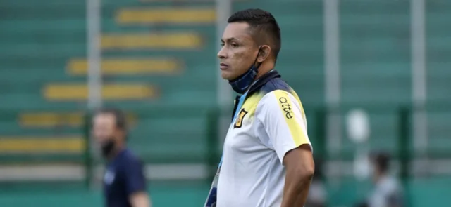 César Torres, nuevo técnico de Jaguares. / Foto: VizzorImage - Gabriel Aponte