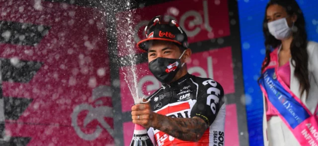 Caleb Ewan ganó la etapa 5 del Giro de Italia. / Foto: AFP