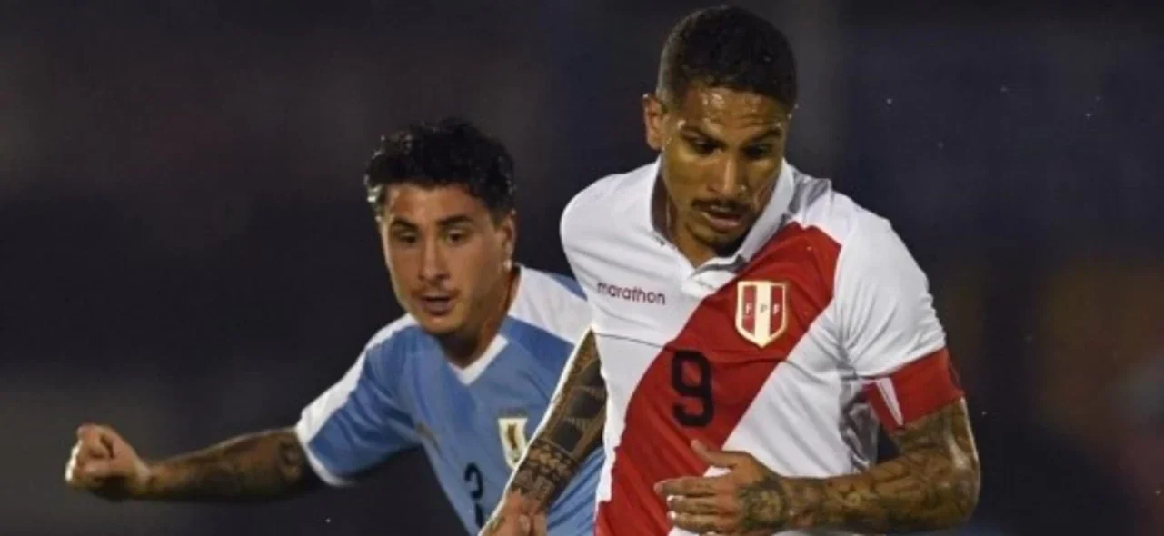 Paolo Guerrero, capitán de Perú/ AFP