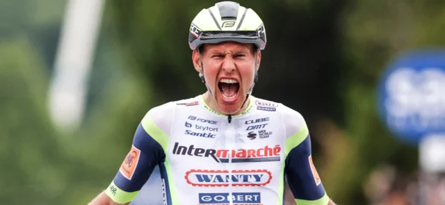 Taco Van der Hoorn ganó la etapa 3 del Giro de Italia. / Foto: AFP